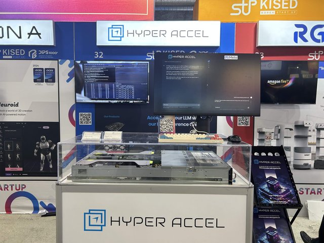 1세대 서버인 Orion가 전시된 하이퍼엑셀 부스